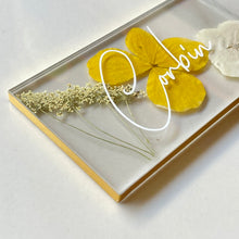 Load image into Gallery viewer, yellow gold floral place cards