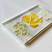 Load image into Gallery viewer, yellow silver floral place cards